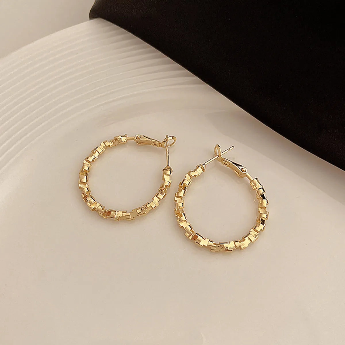 1 Pair Simple Style Solid Color Plating Metal Ear Studs