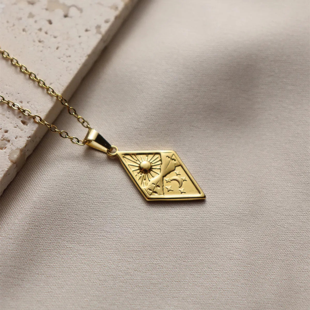 Wholesale Jewelry Simple Style Sun Moon Rhombus 304 Stainless Steel 18K Gold Plated Plating Pendant Necklace