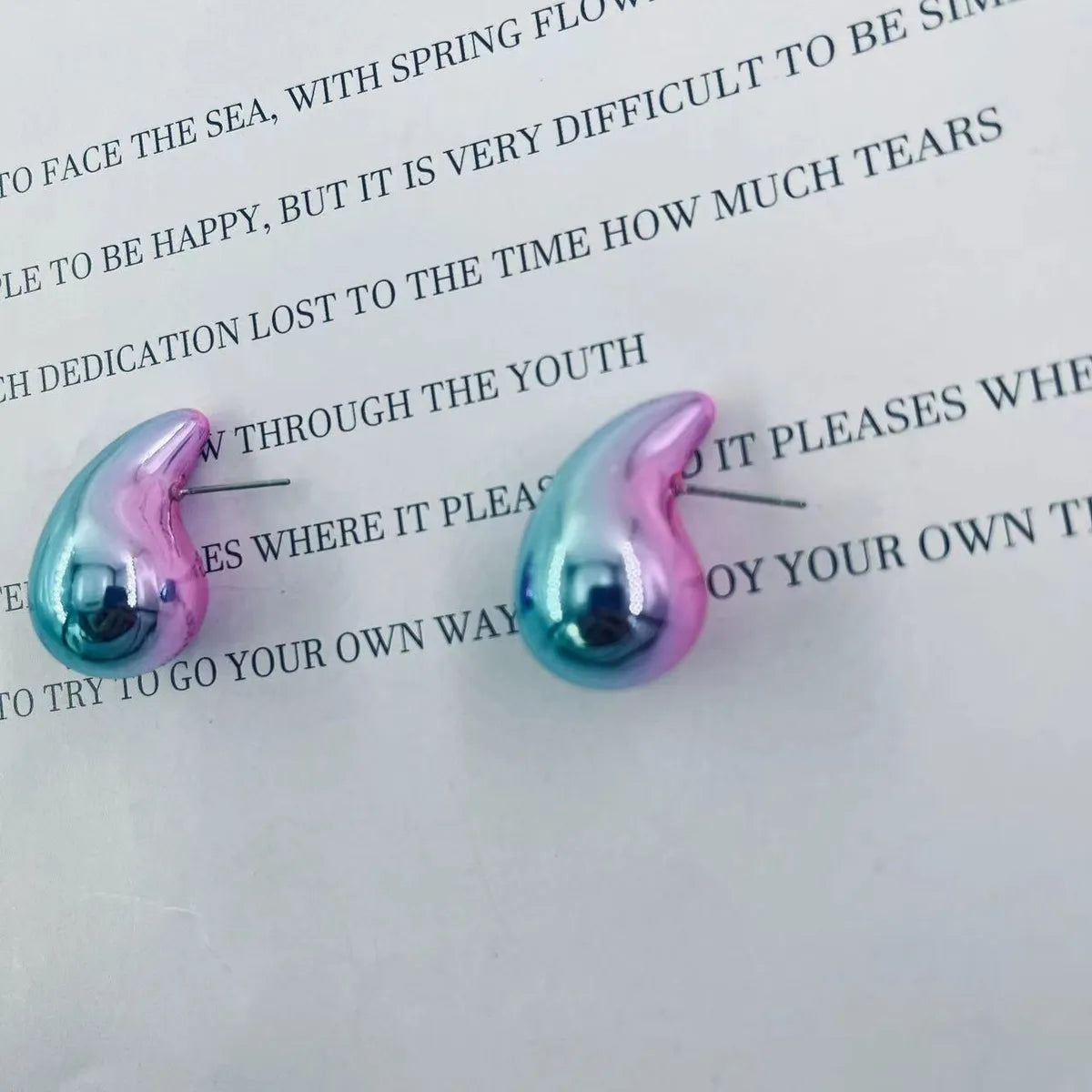 1 Pair Simple Style Water Droplets Gradient Color Stoving Varnish Arylic Ear Studs