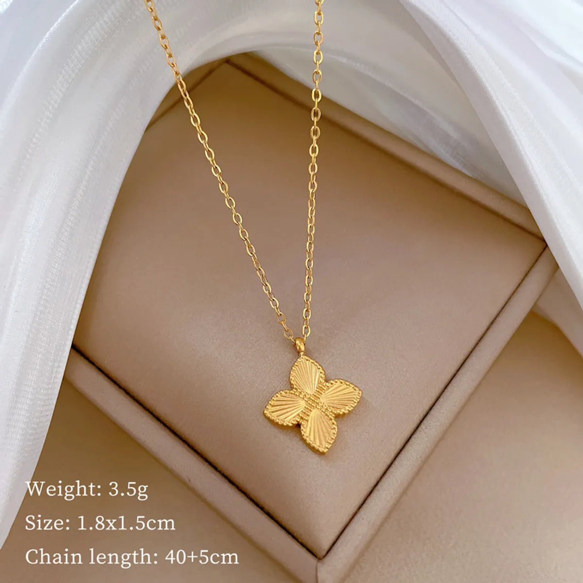 Wholesale Jewelry Sweet Classic Style Commute Four Leaf Clover Titanium Steel Gold Plated Pendant Necklace