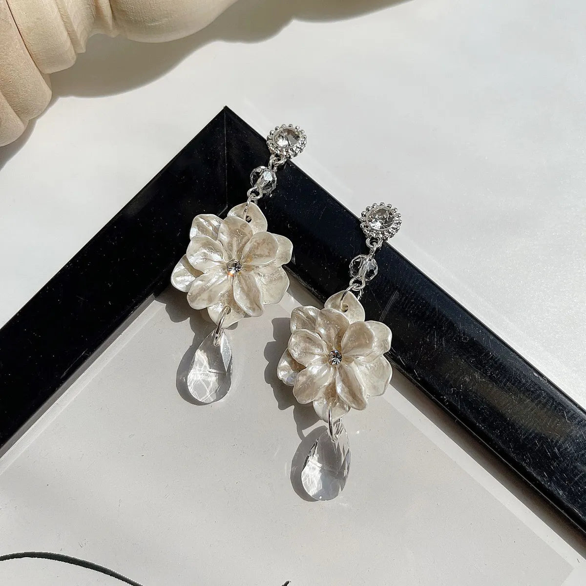 Wholesale Jewelry Sweet Flower Arylic Drop Earrings