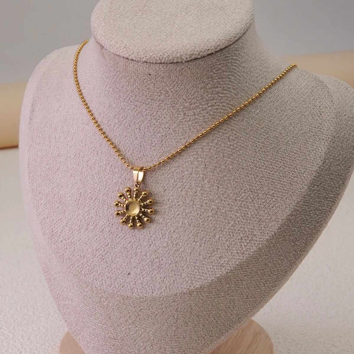 Wholesale Jewelry Sweet Simple Style Christmas Tree Snowflake 304 Stainless Steel 18K Gold Plated Plating Pendant Necklace