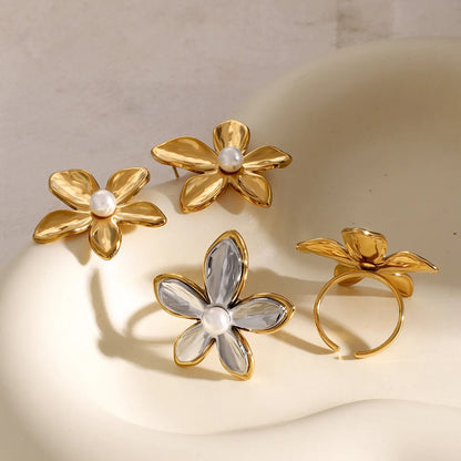 Wholesale Jewelry Sweet Simple Style Classic Style Flower 304 Stainless Steel Pearl Rings