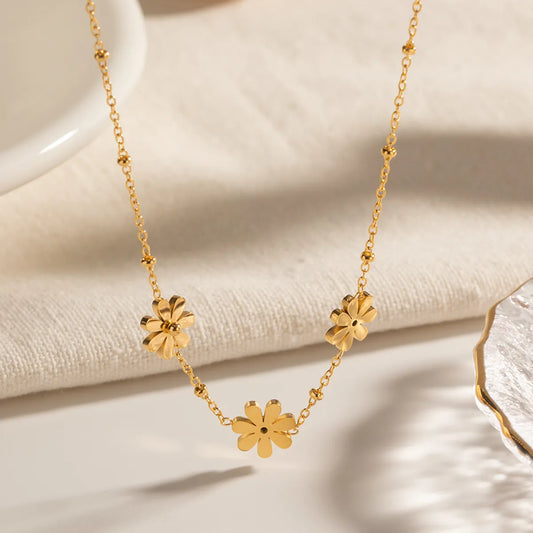 Wholesale Jewelry Vacation Simple Style Flower 304 Stainless Steel Rhinestones 18K Gold Plated Plating Inlay Necklace