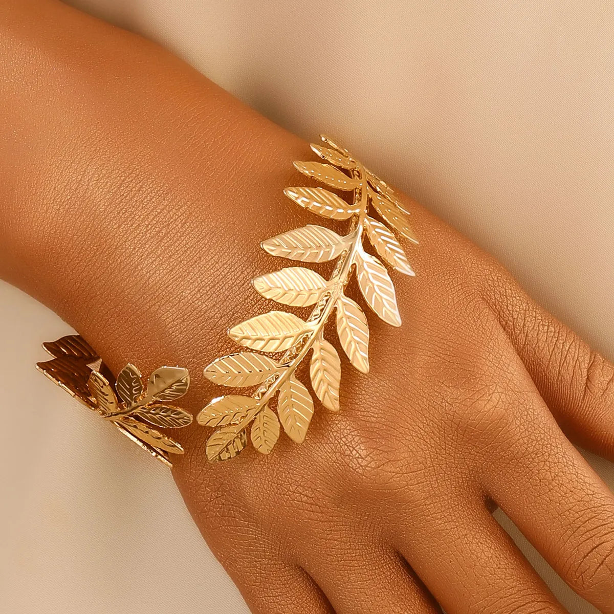 Wholesale Jewelry Vacation Simple Style Leaves Iron Bangle