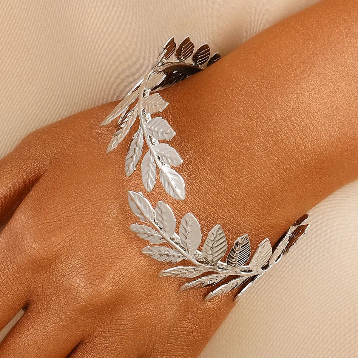 Wholesale Jewelry Vacation Simple Style Leaves Iron Bangle