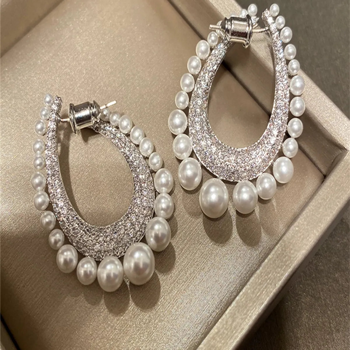 Wholesale Jewelry Vintage Style Luxurious French Style Geometric Imitation Pearl Alloy Acrylic Rhinestones Silver Plated Plating Inlay Earrings