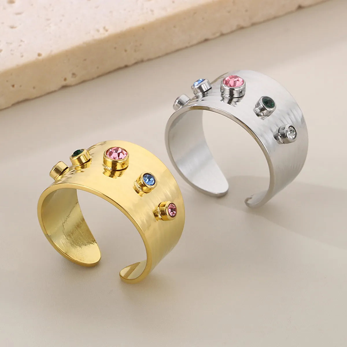 Wholesale Jewelry Vintage Style Round 304 Stainless Steel Rhinestones 18K Gold Plated Inlay Open Rings