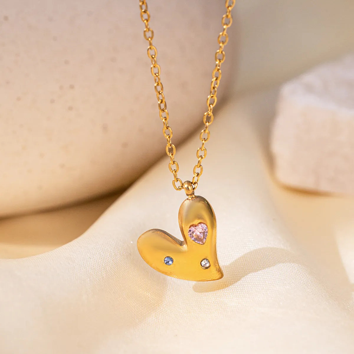 Wholesale Jewelry Vintage Style Simple Style Commute Heart Shape 304 Stainless Steel Artificial Rhinestones 18K Gold Plated Plating Inlay Pendant Necklace