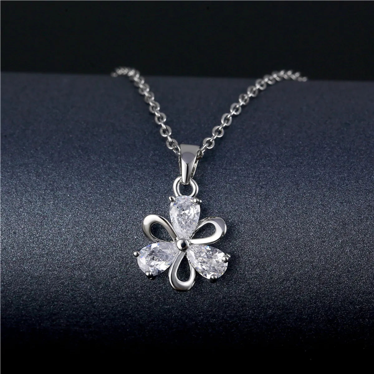 Wholesale Korean Style Peacock Leaves Water Droplets Stainless Steel Titanium Steel Platinum Plated Rhodium Plated Zircon Pendant Necklace