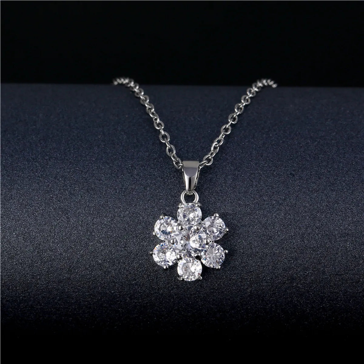 Wholesale Korean Style Peacock Leaves Water Droplets Stainless Steel Titanium Steel Platinum Plated Rhodium Plated Zircon Pendant Necklace