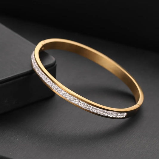 Wholesale Lady Circle Stainless Steel Zircon Bangle