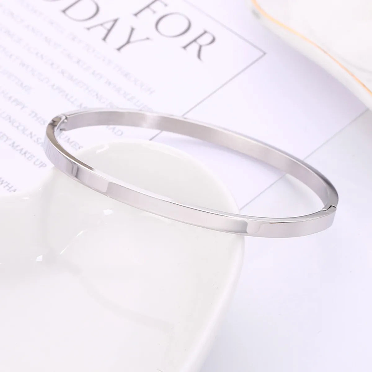 Wholesale Modern Style Solid Color Stainless Steel 18k Gold Plated Bangle