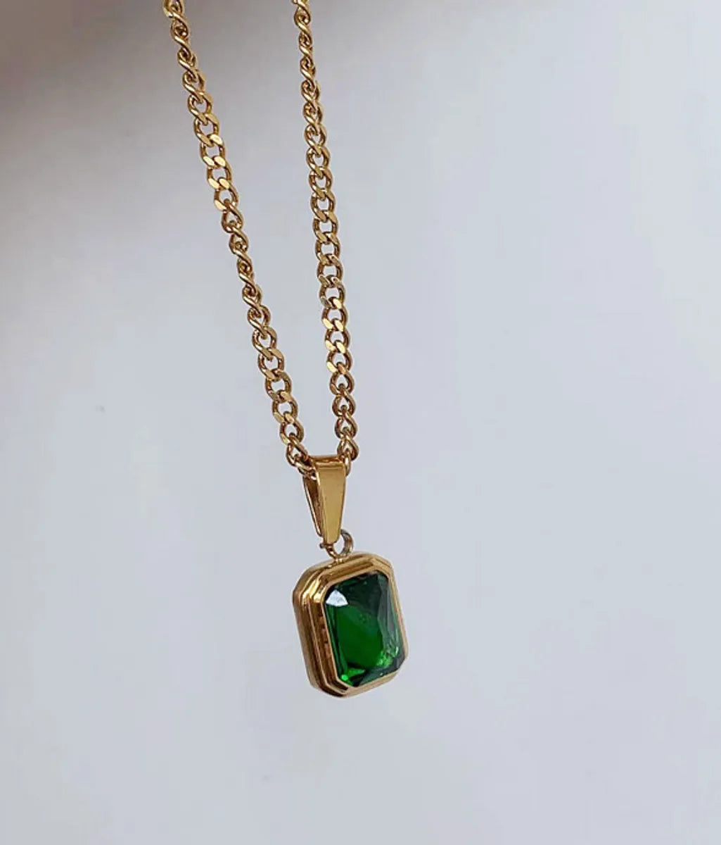 Wholesale Retro Emerald Necklace Color Treasure Pendant Gilded Titanium Stee Necklace