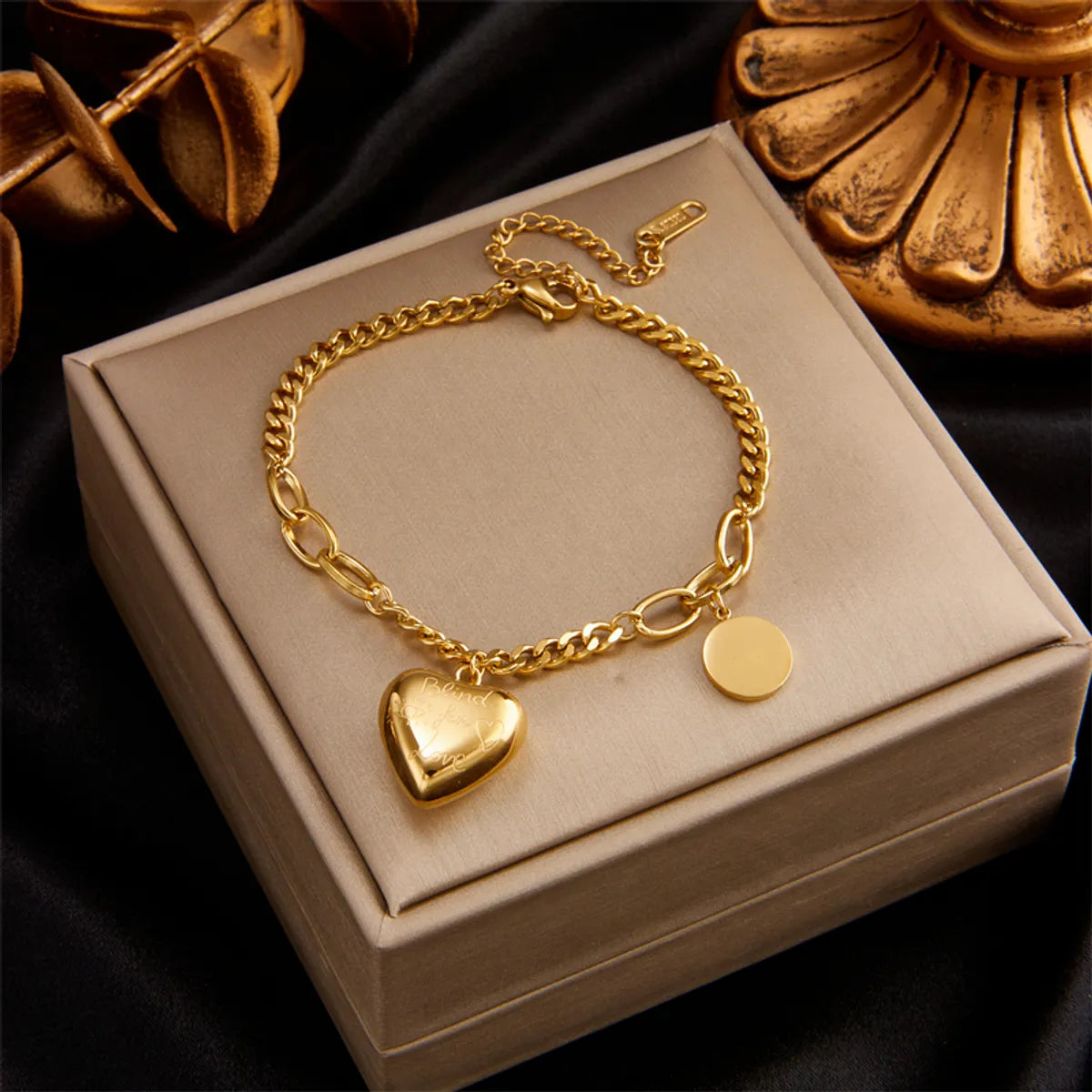 Retro Heart Shape Solid Color Titanium Steel Plating 18k Gold Plated Bracelets