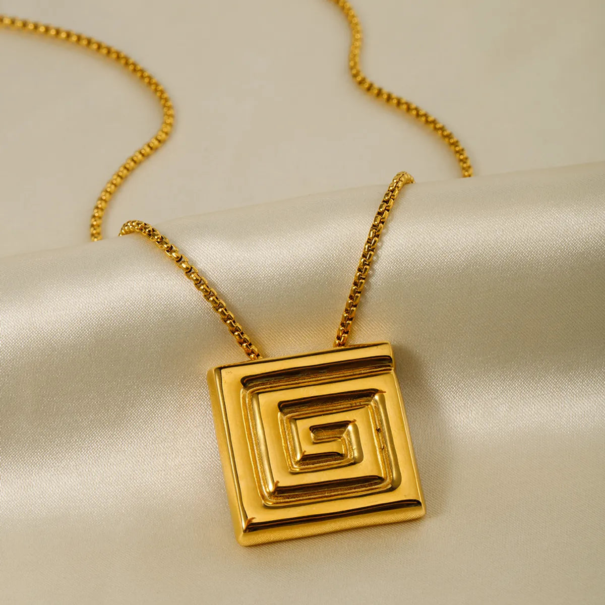 Wholesale Retro Roman Style Geometric Stainless Steel Plating 18k Gold Plated Pendant Necklace