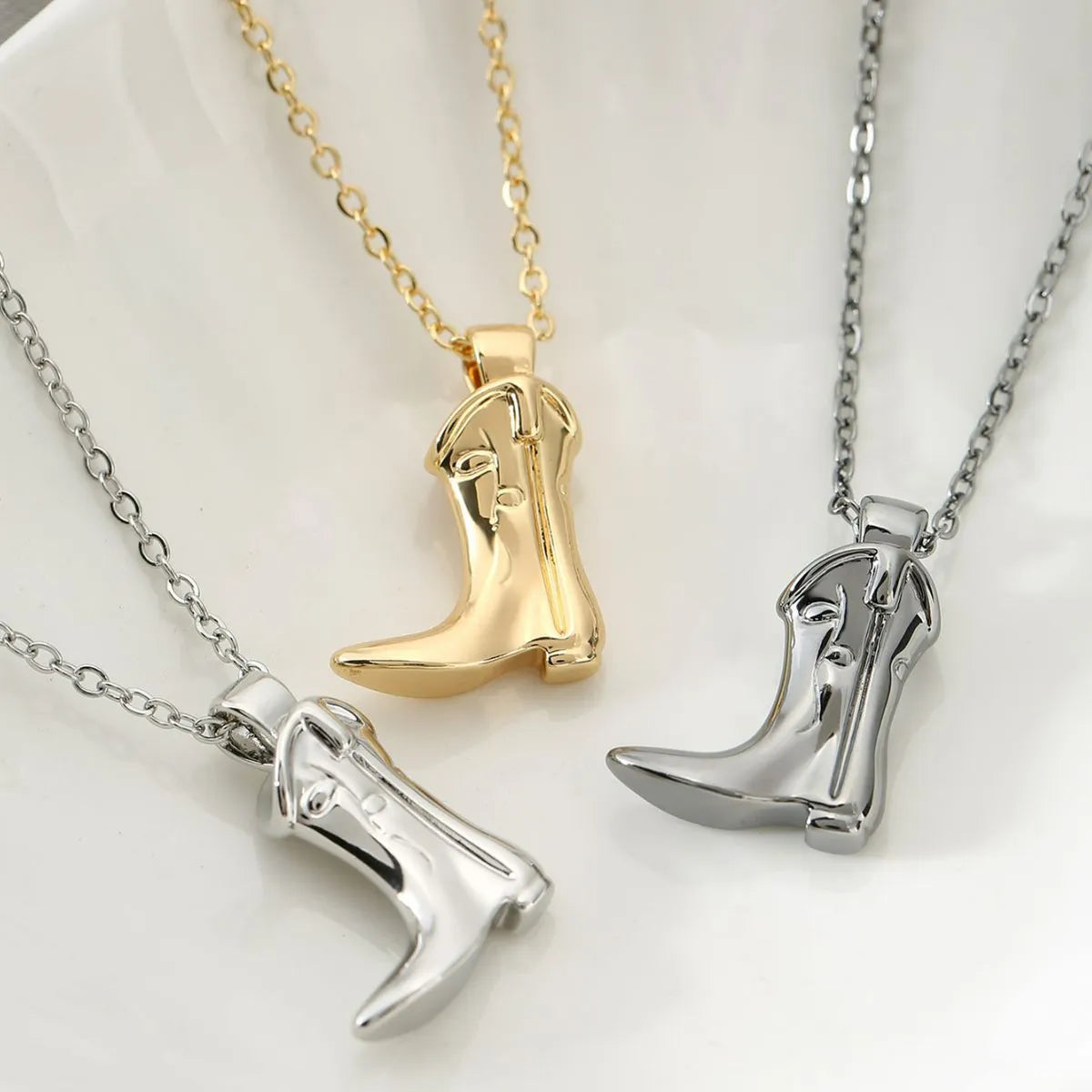 Wholesale Retro Simple Style Boots Copper Plating Pendant Necklace