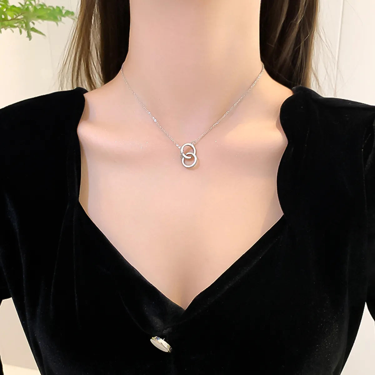 Wholesale Simple Style Classic Style Round Solid Color Titanium Steel Plating Inlay Silver Plated Zircon Pendant Necklace