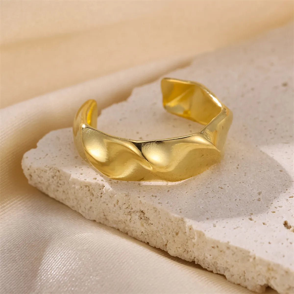 Wholesale Simple Style Commute Solid Color Stainless Steel Plating Gold Plated Open Rings