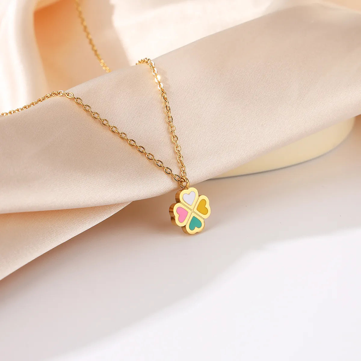 Wholesale Simple Style Heart Shape Stainless Steel Enamel 18k Gold Plated Pendant Necklace