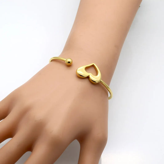 Wholesale Simple Style Heart Shape Titanium Steel 18k Gold Plated Bangle