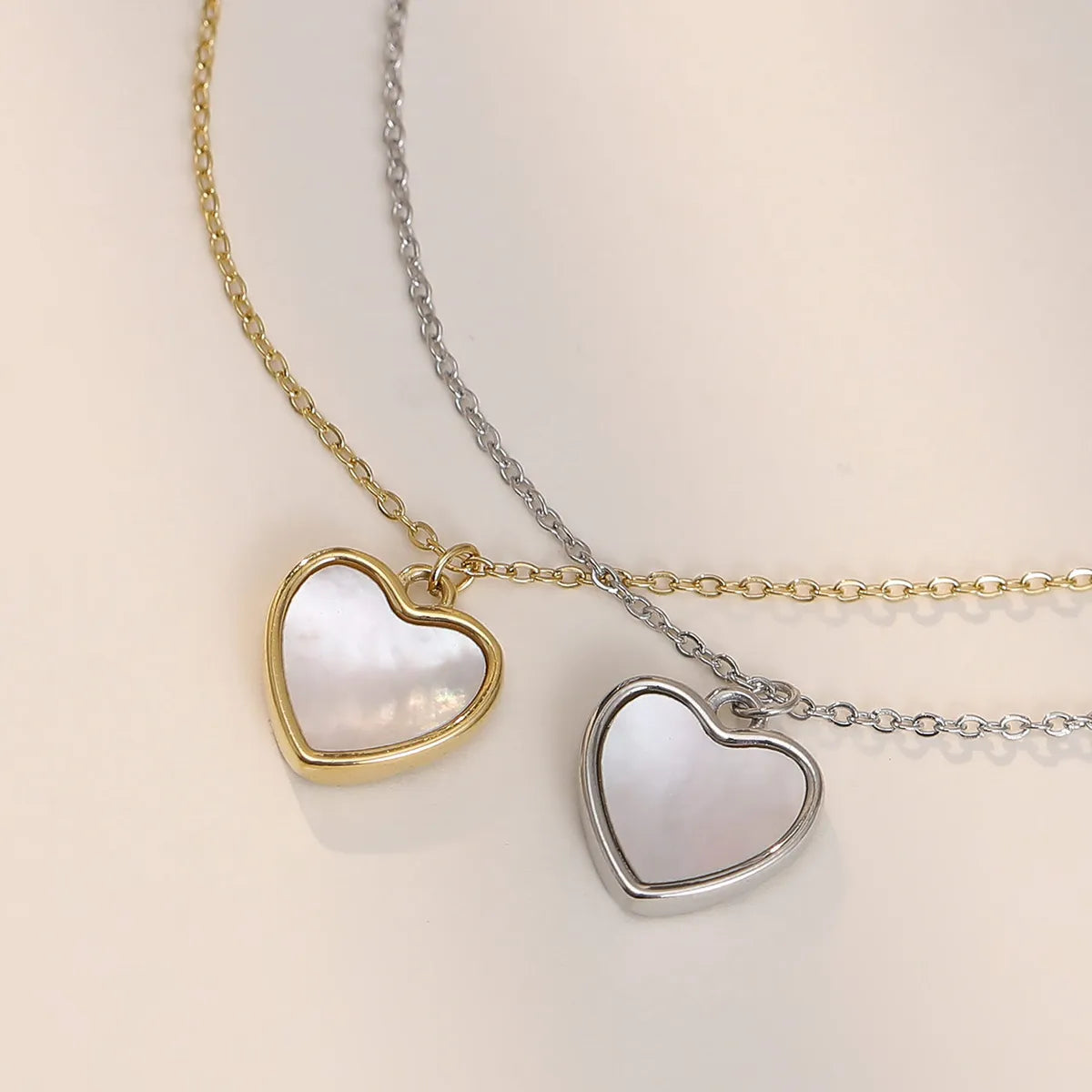 Simple Style Heart Shape Titanium Steel Plating Inlay Shell Pendant Necklace