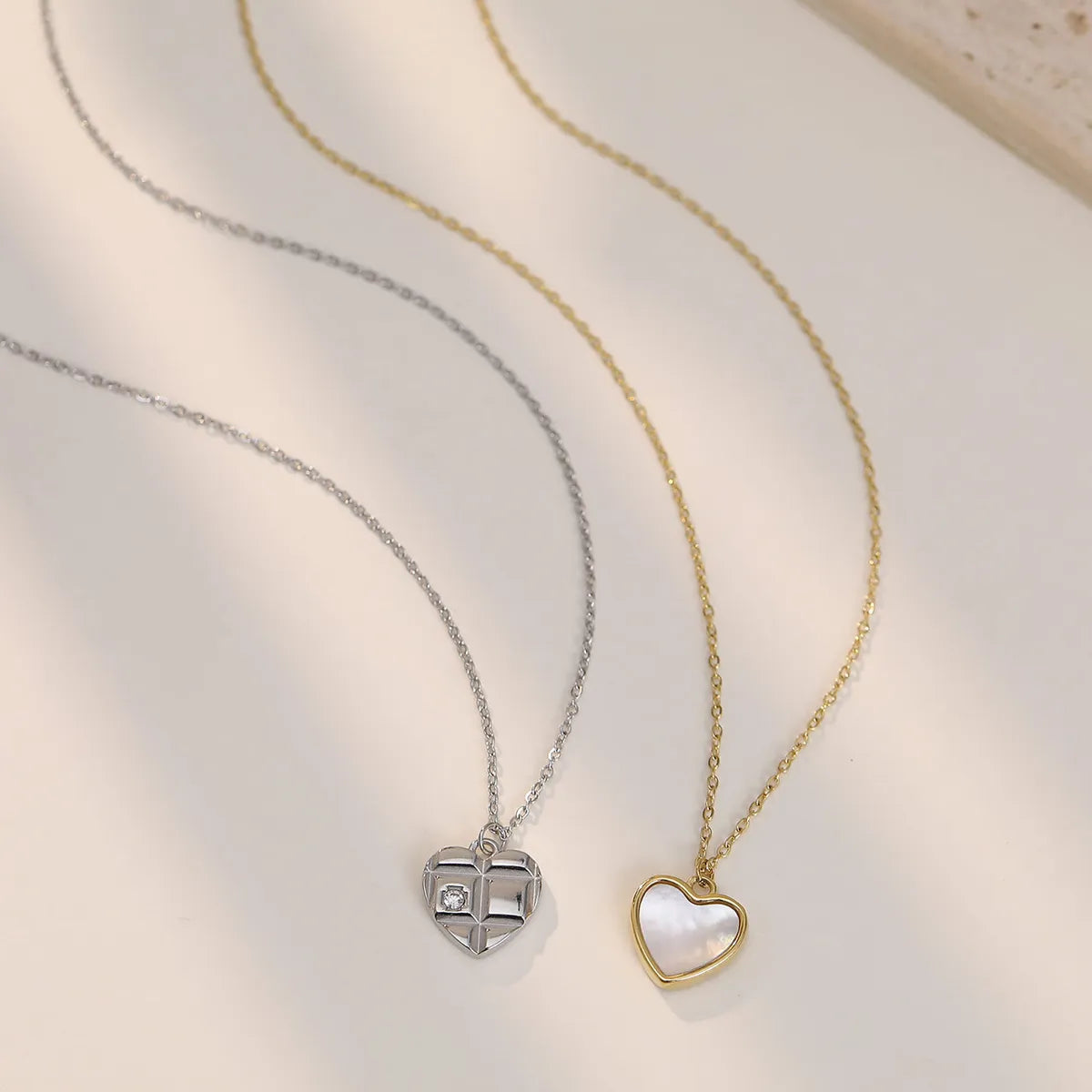 Simple Style Heart Shape Titanium Steel Plating Inlay Shell Pendant Necklace