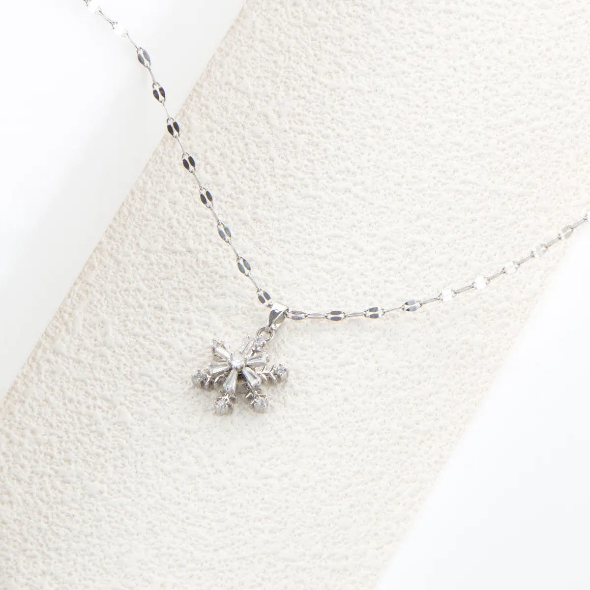 Simple Style Snowflake Stainless Steel Plating Inlay Zircon Pendant Necklace