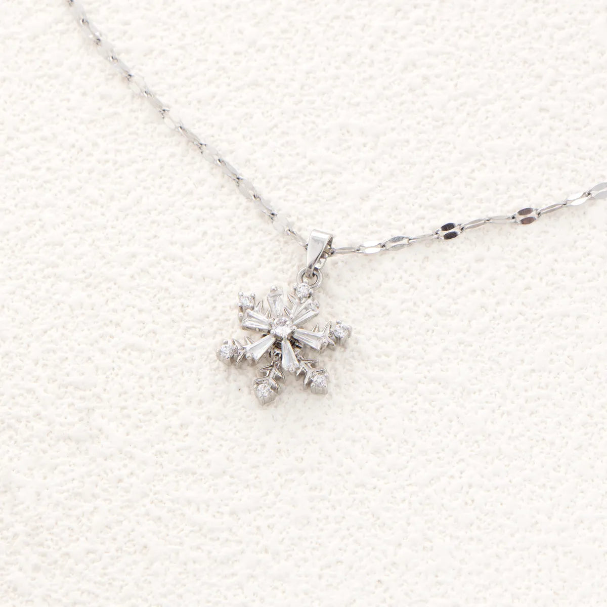 Simple Style Snowflake Stainless Steel Plating Inlay Zircon Pendant Necklace