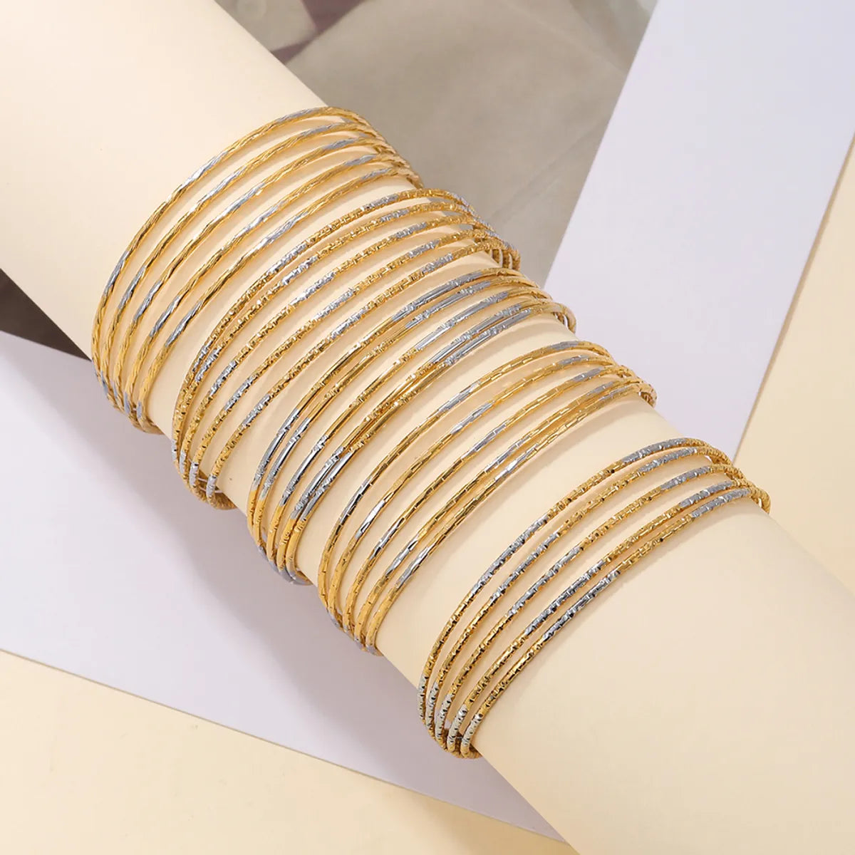 Simple Style Solid Color Stainless Steel Plating 18k Gold Plated Bangle