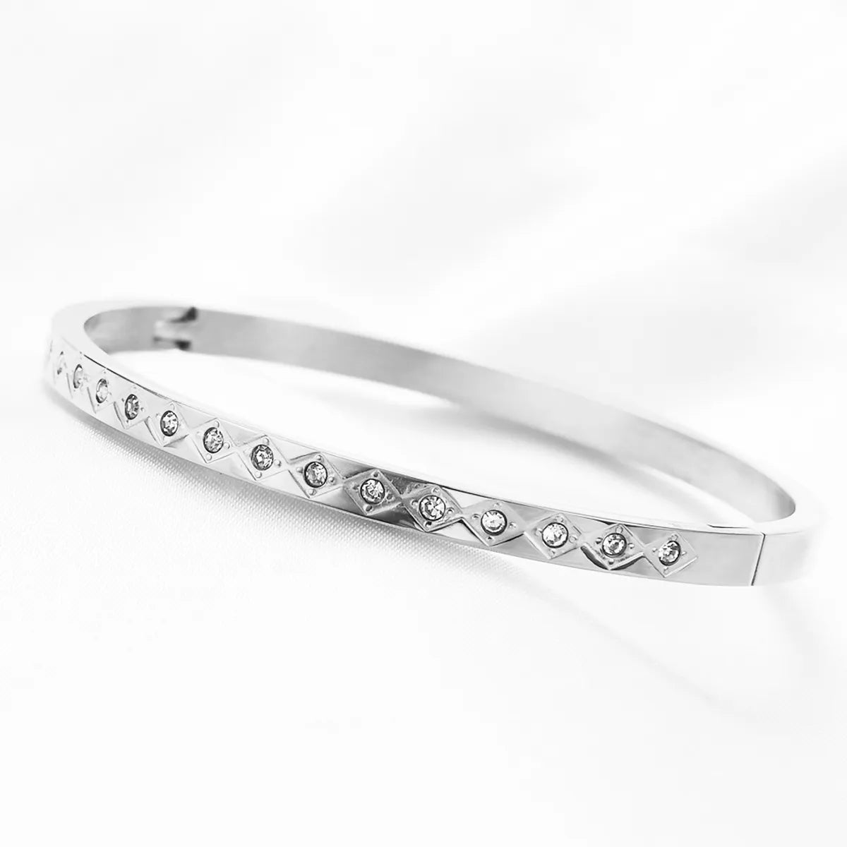 Simple Style Solid Color Titanium Steel Inlay Zircon Bangle