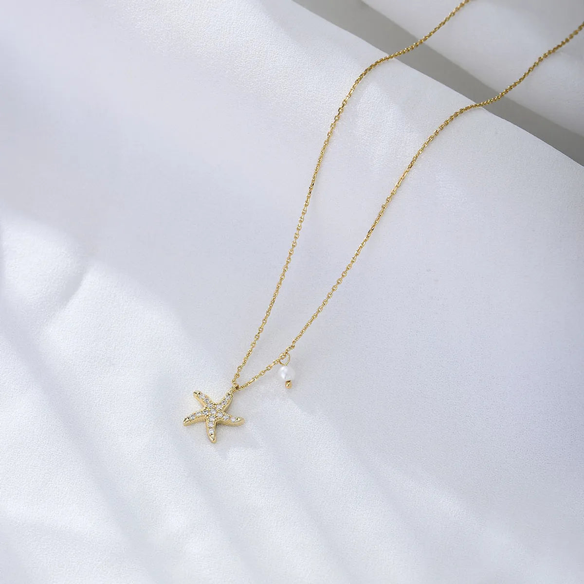 Wholesale Simple Style Starfish Sterling Silver Artificial Pearls Rhinestones Pendant Necklace