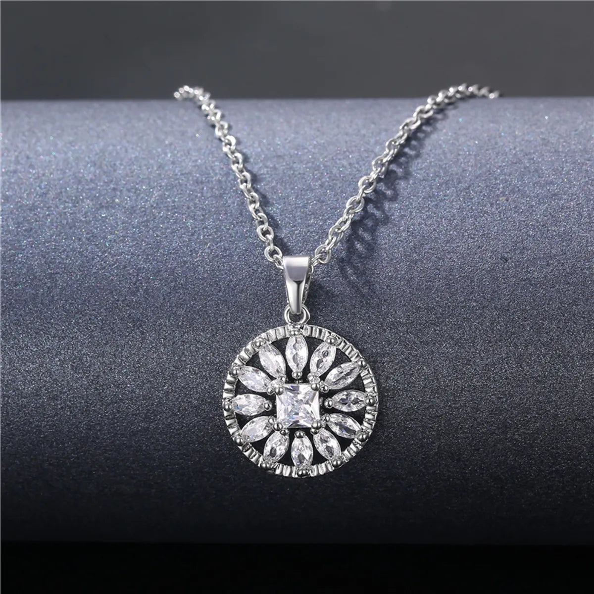 Stainless Steel Titanium Steel White Gold Plated Simple Style Plating Inlay Water Droplets Flower Zircon Pendant Necklace