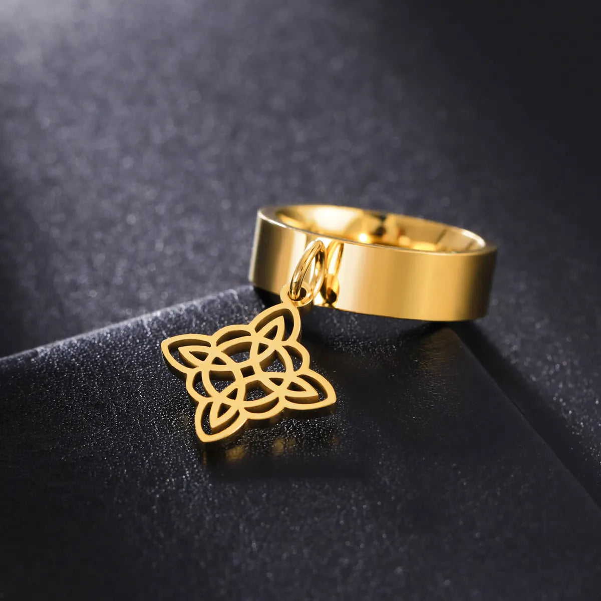 Wholesale Simple Style Witch Knot Solid Color Titanium Steel Plating Rings