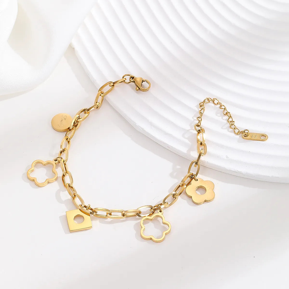 Wholesale Sweet Simple Style Flower Stainless Steel Plating Hollow Out 18k Gold Plated Bracelets