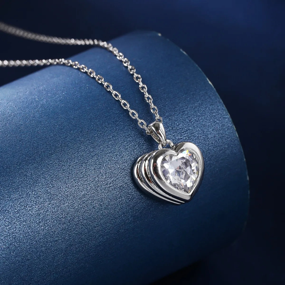 Wholesale Vacation Sweet Heart Shape Copper Plating Inlay Rose Gold Plated White Gold Plated Zircon Pendant Necklace