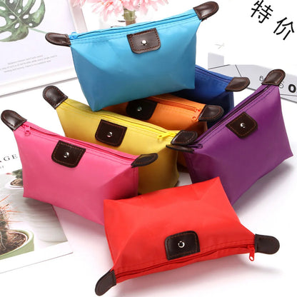 Women'S All Seasons Nylon Solid Color Elegant Dumpling Shape Zipper Cosmetic Bag