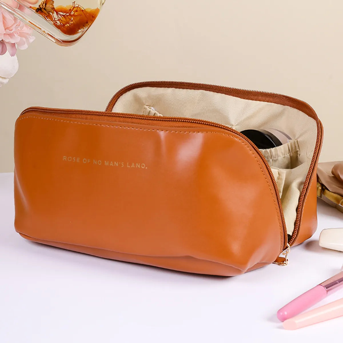 Women'S All Seasons Pu Leather Solid Color Elegant Basic Square Zipper Cosmetic Bag