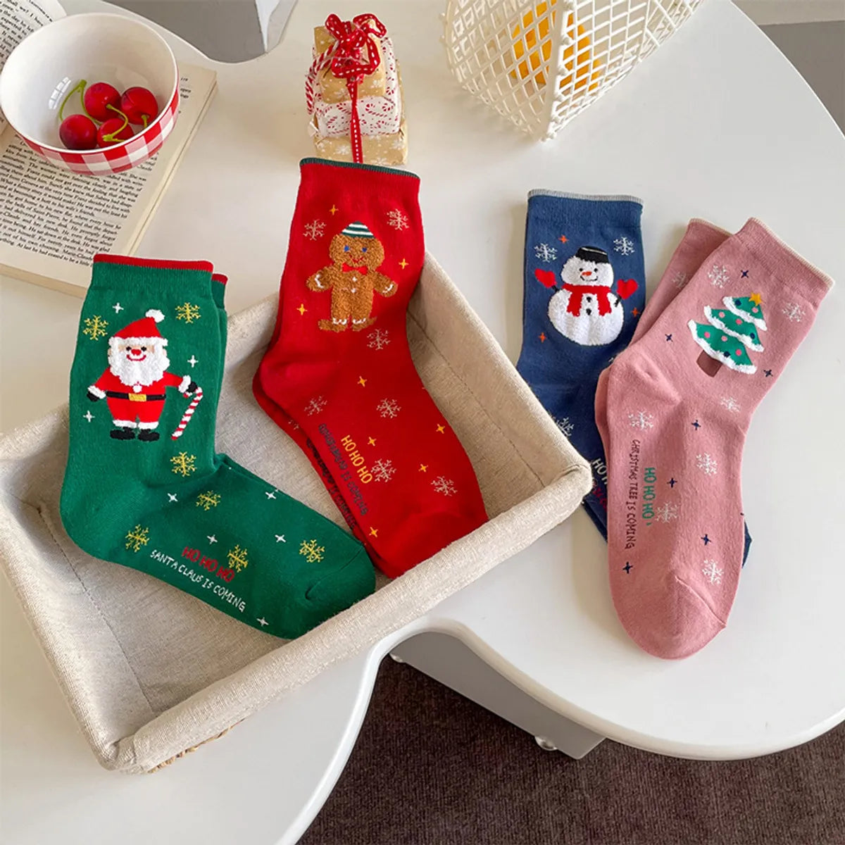 Women'S Cartoon Style Christmas Tree Santa Claus Snowman Cotton Crew Socks A Pair