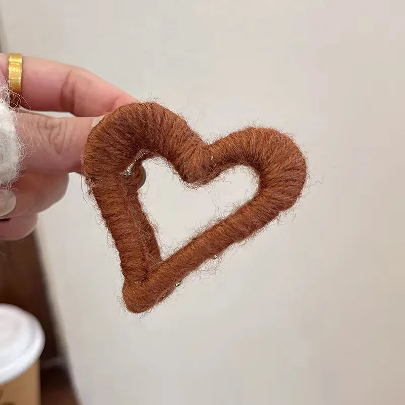 Women'S Casual Cute Heart Shape Yarn Handmade Hair Claws