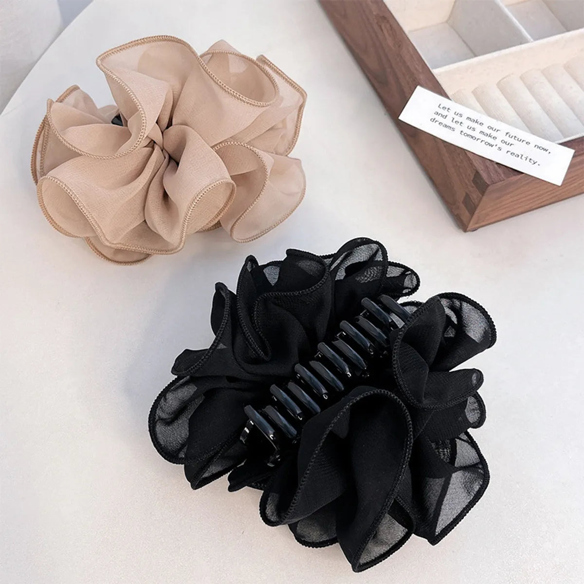 Women'S Casual Elegant Flower Cloth Hair Claws