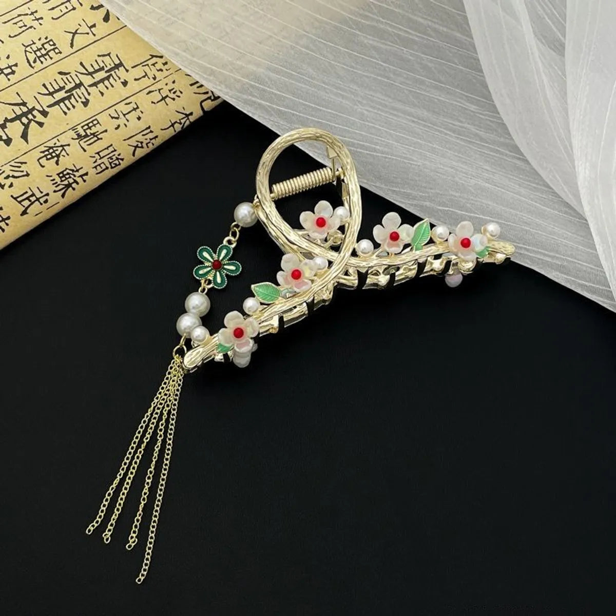 Women'S Chinoiserie Retro Geometric Alloy Tassel Plating Inlay Artificial Pearls Rhinestones Hair Claws