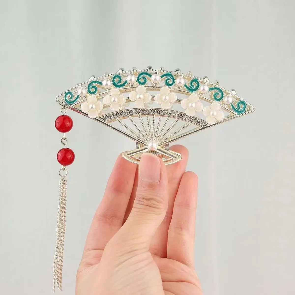 Women'S Chinoiserie Retro Geometric Alloy Tassel Plating Inlay Artificial Pearls Rhinestones Hair Claws