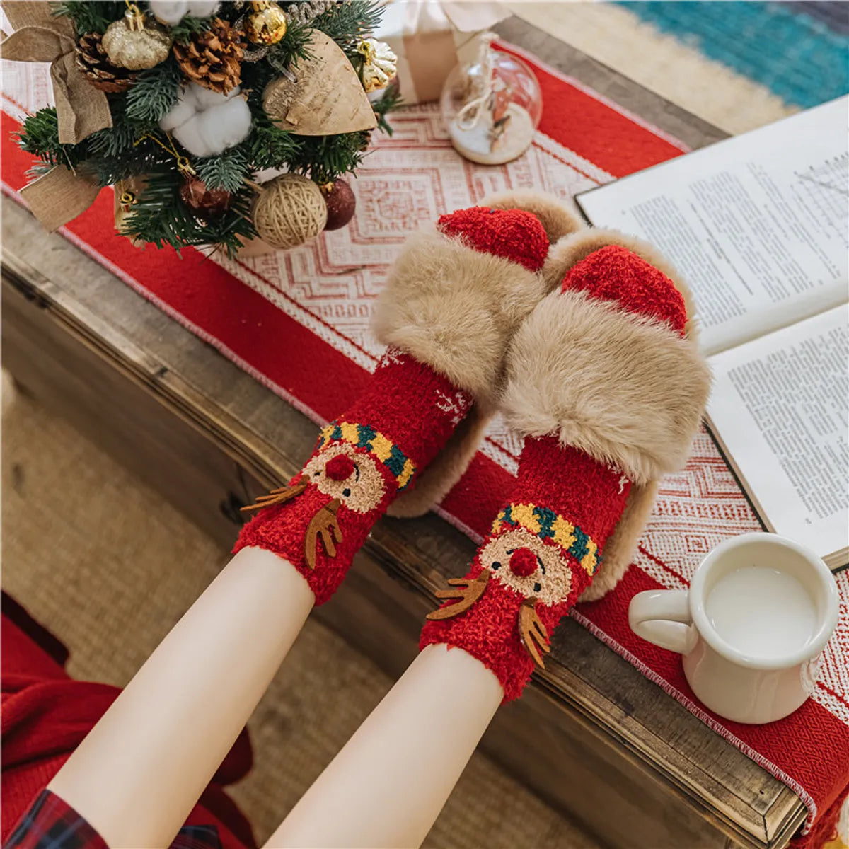 Women'S Christmas Cartoon Polyester Coral Fleece Crew Socks A Pair