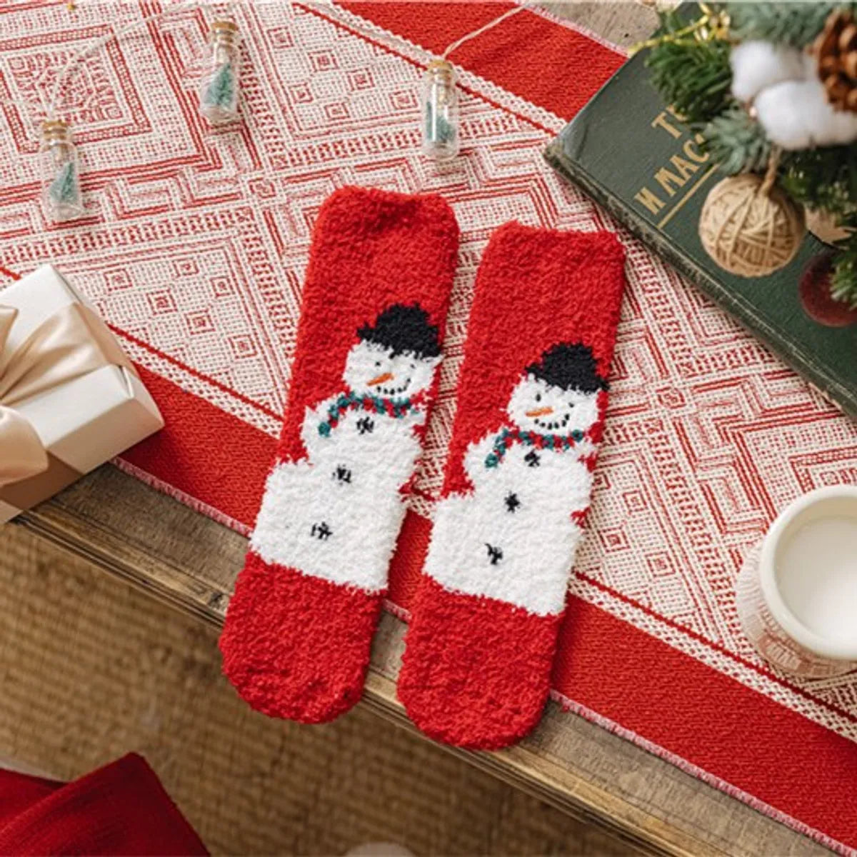 Women'S Christmas Cartoon Polyester Coral Fleece Crew Socks A Pair