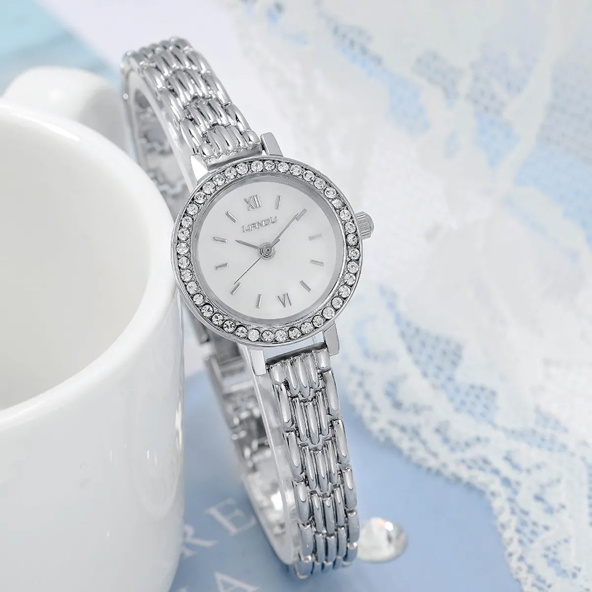 Women'S Elegant Geometric Jewelry Buckle Quartz Watch