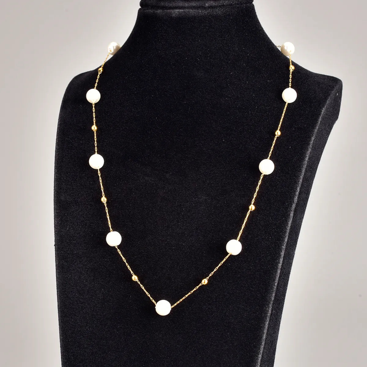 Women's Elegant Geometric Titanium Steel Necklace Beaded Pearl Stainless Steel Necklaces