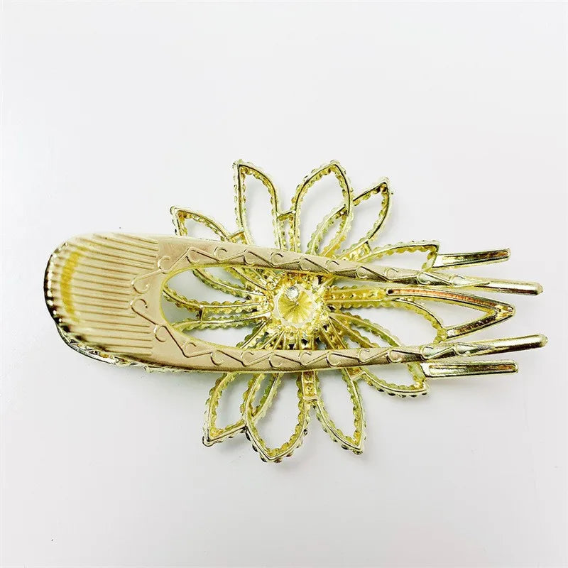 Women'S Elegant Lady Sweet Flower Alloy Inlay Imitation Pearl Rhinestones Hair Clip Hair Claws