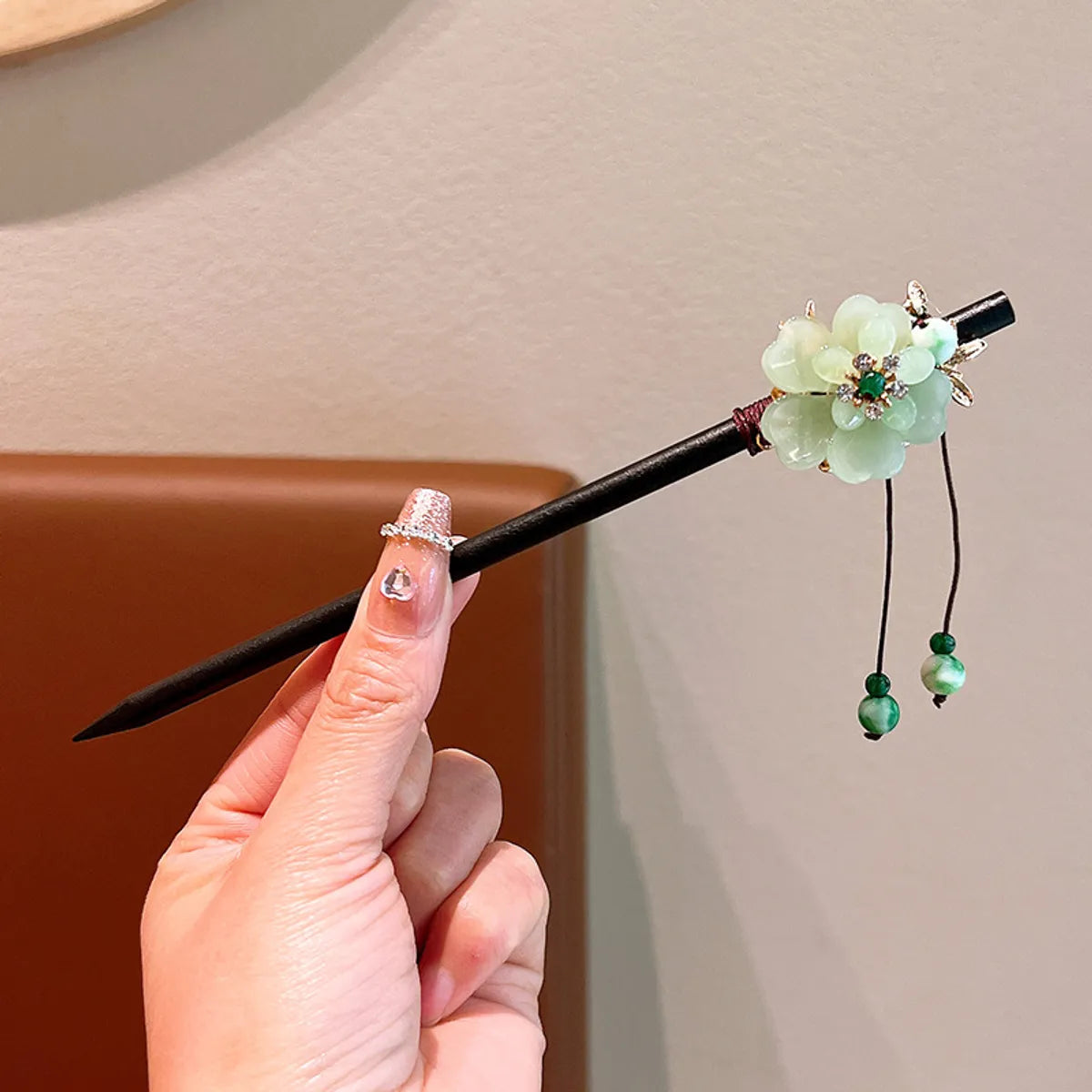 Women'S Ethnic Style Simple Style Flower Wood Inlay Artificial Gemstones Rhinestones Hairpin