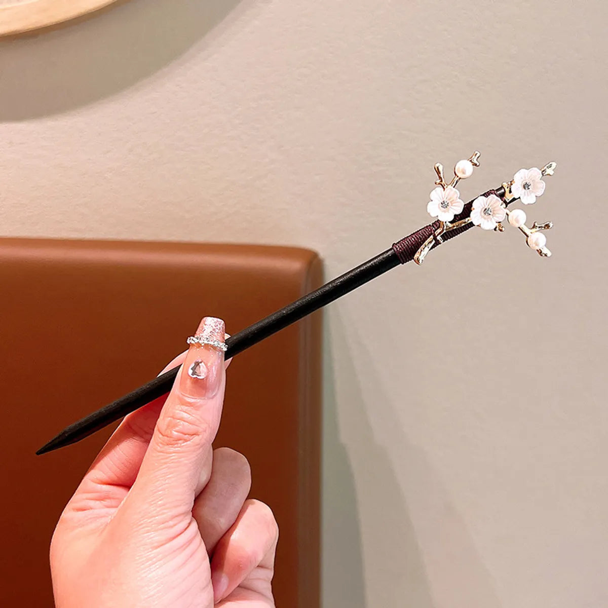 Women'S Ethnic Style Simple Style Flower Wood Inlay Artificial Gemstones Rhinestones Hairpin